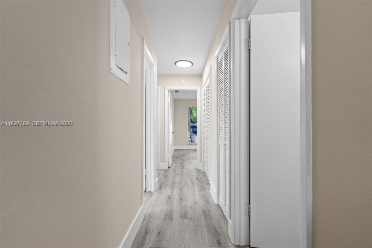 50 SW 26th Rd, Miami, FL 33129 Photo