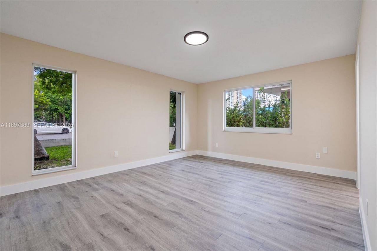 50 SW 26th Rd, Miami, FL 33129 Photo