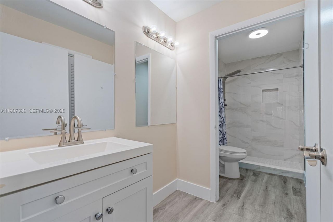 50 SW 26th Rd, Miami, FL 33129 Photo