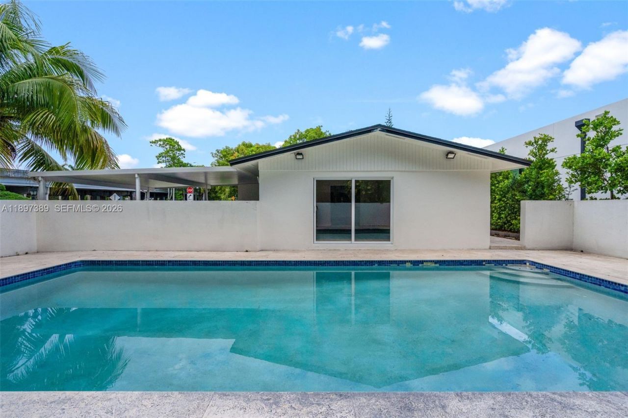 50 SW 26th Rd, Miami, FL 33129 Photo