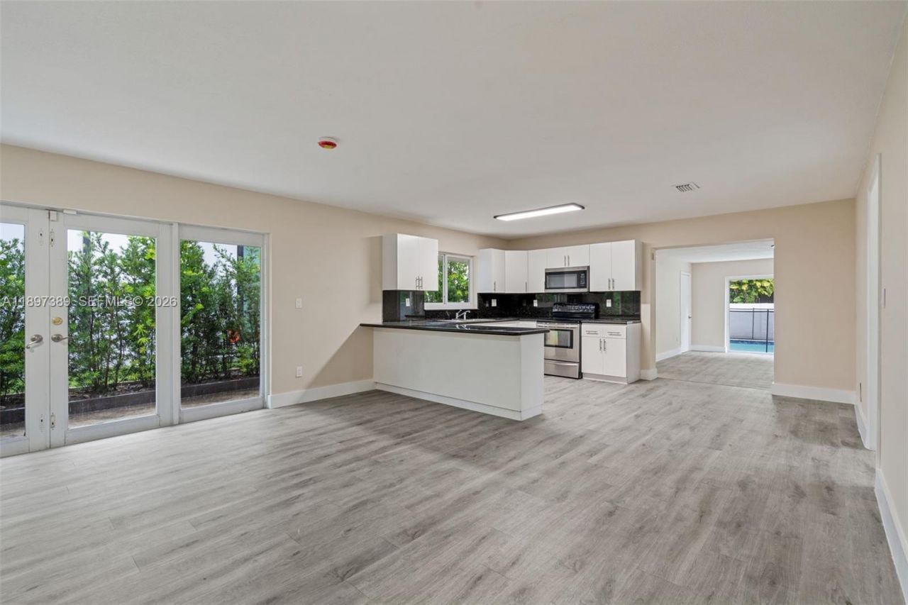 50 SW 26th Rd, Miami, FL 33129 Photo