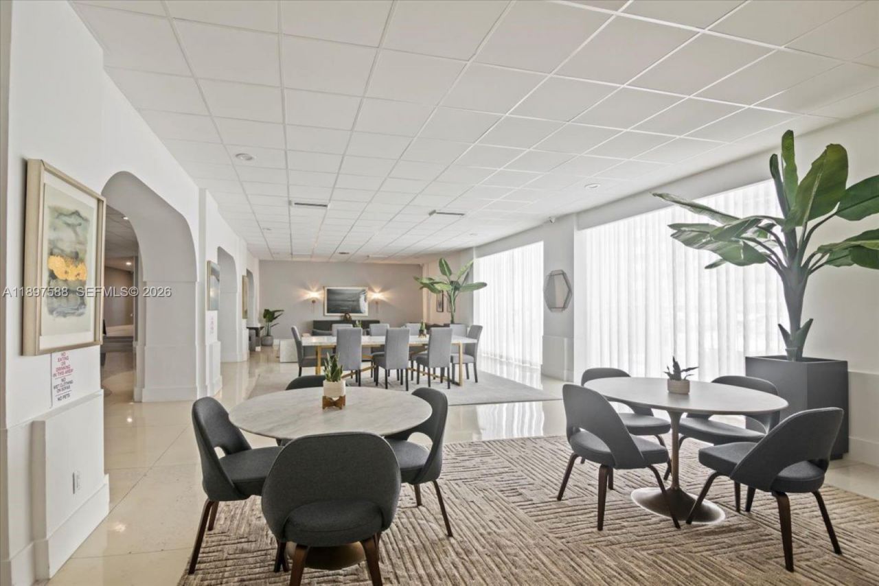 3140 S Ocean Dr, Unit 207, Hallandale Beach, FL 33009 Photo