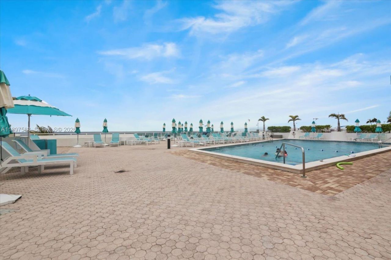 3140 S Ocean Dr, Unit 207, Hallandale Beach, FL 33009 Photo