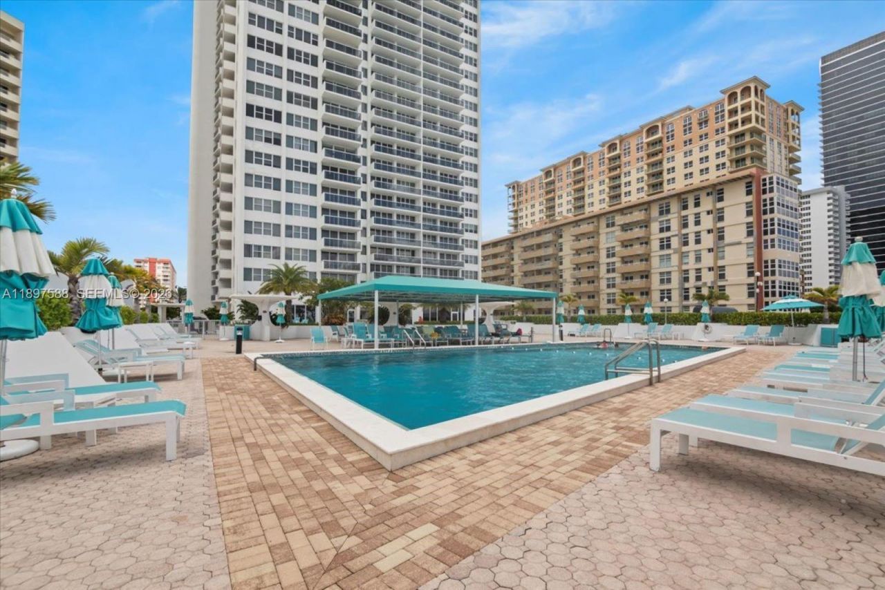 3140 S Ocean Dr, Unit 207, Hallandale Beach, FL 33009 Photo