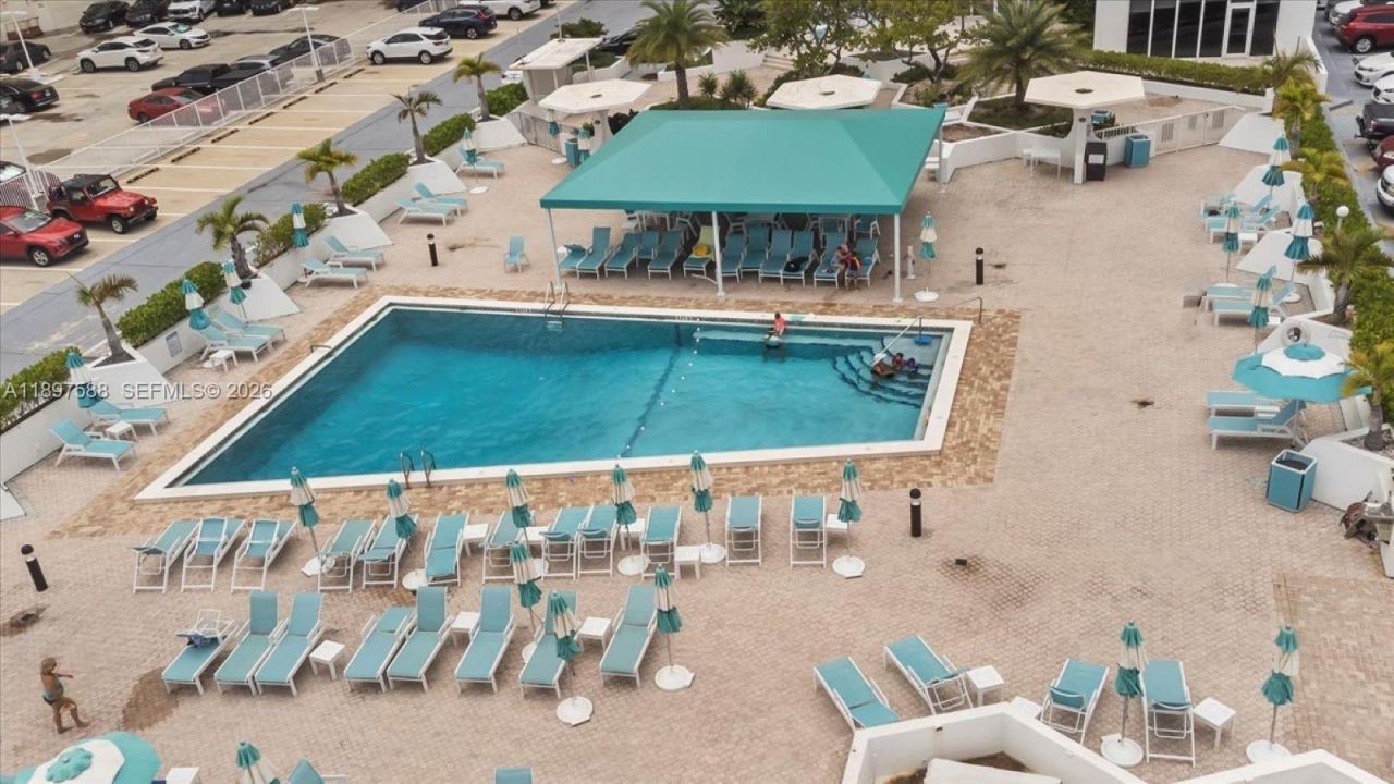 3140 S Ocean Dr, Unit 207, Hallandale Beach, FL 33009 Photo