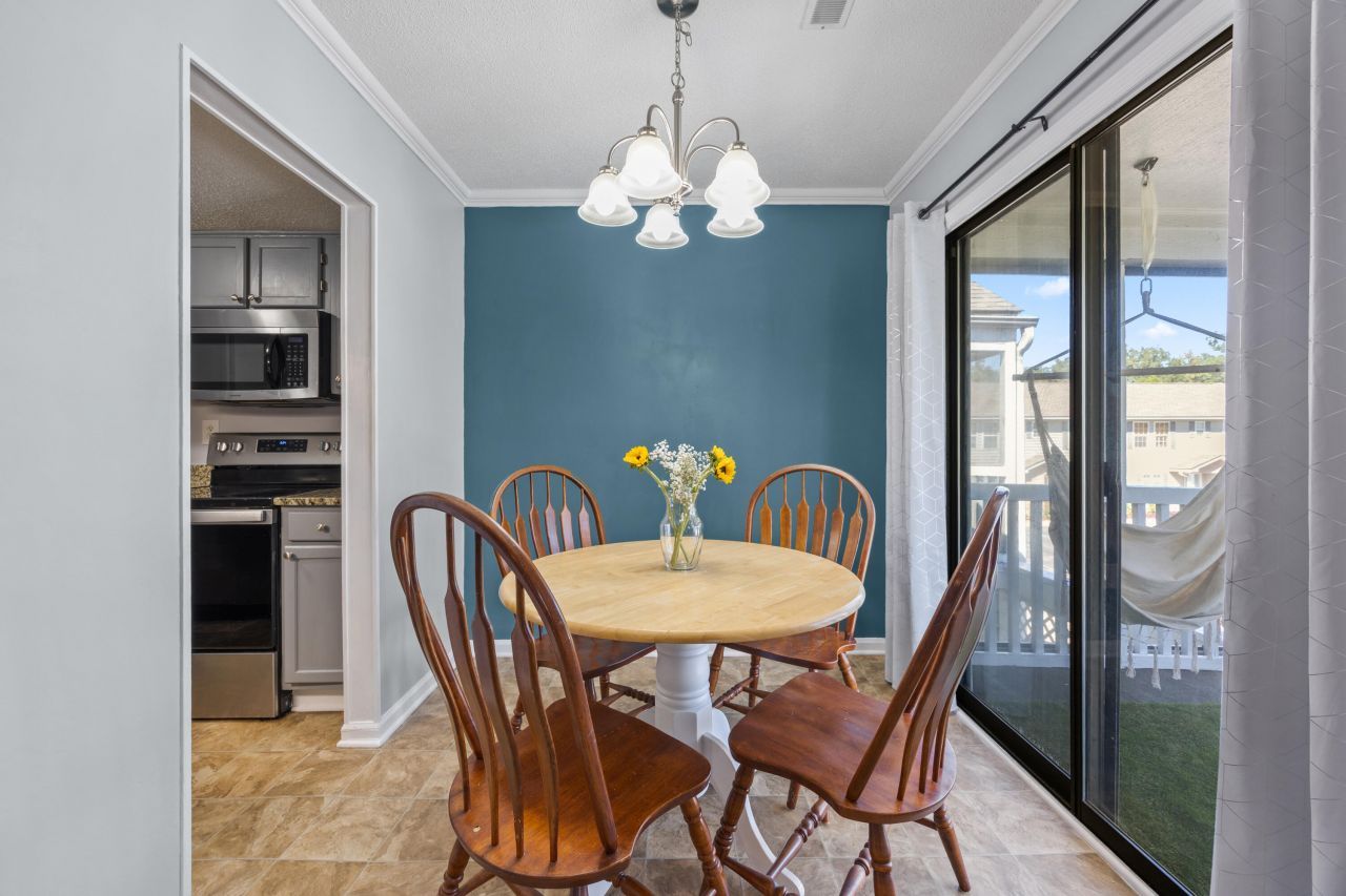 405 Sunnyside Way Photo 10