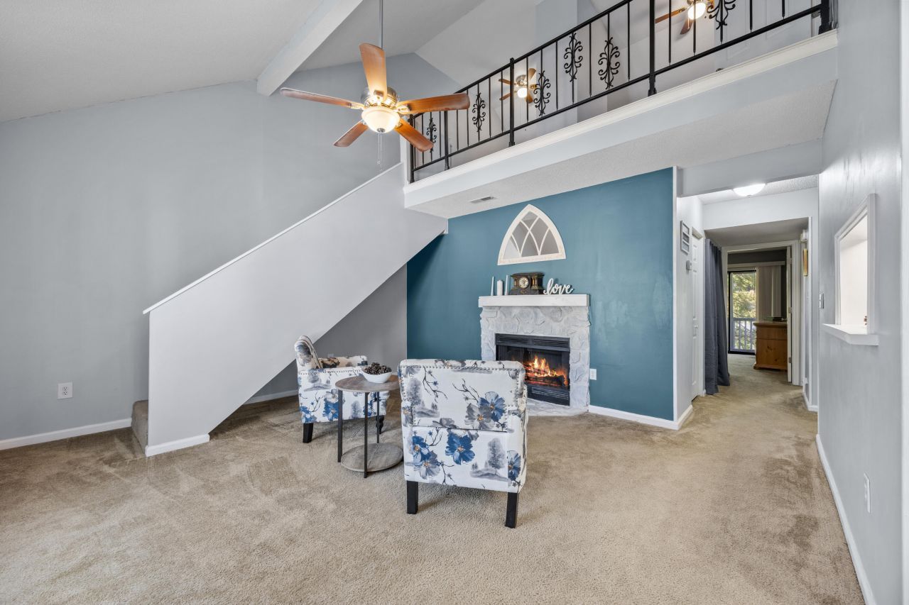 405 Sunnyside Way Photo 13