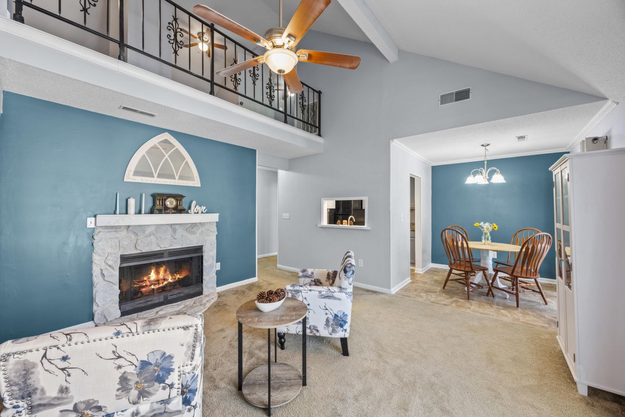 405 Sunnyside Way Photo 15