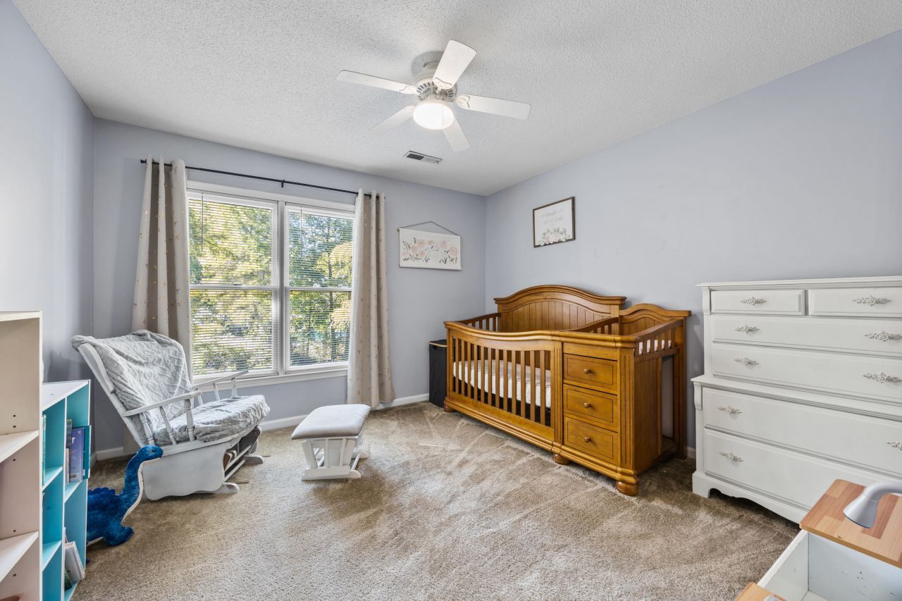 405 Sunnyside Way Photo 16