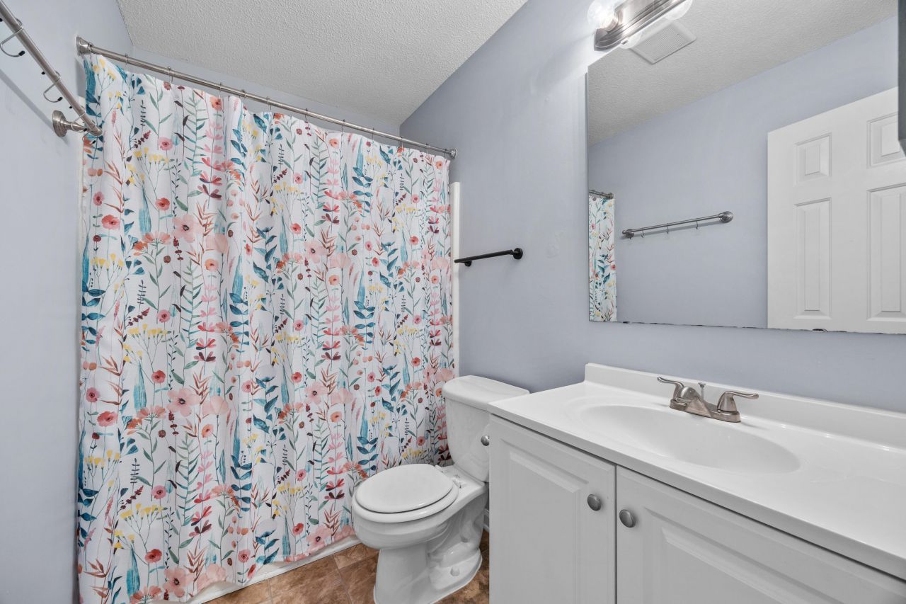 405 Sunnyside Way Photo 18