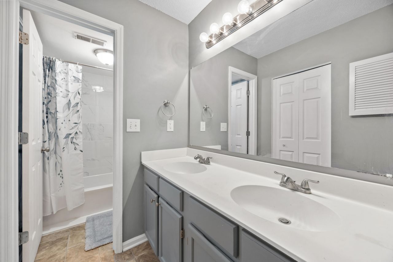 405 Sunnyside Way Photo 22