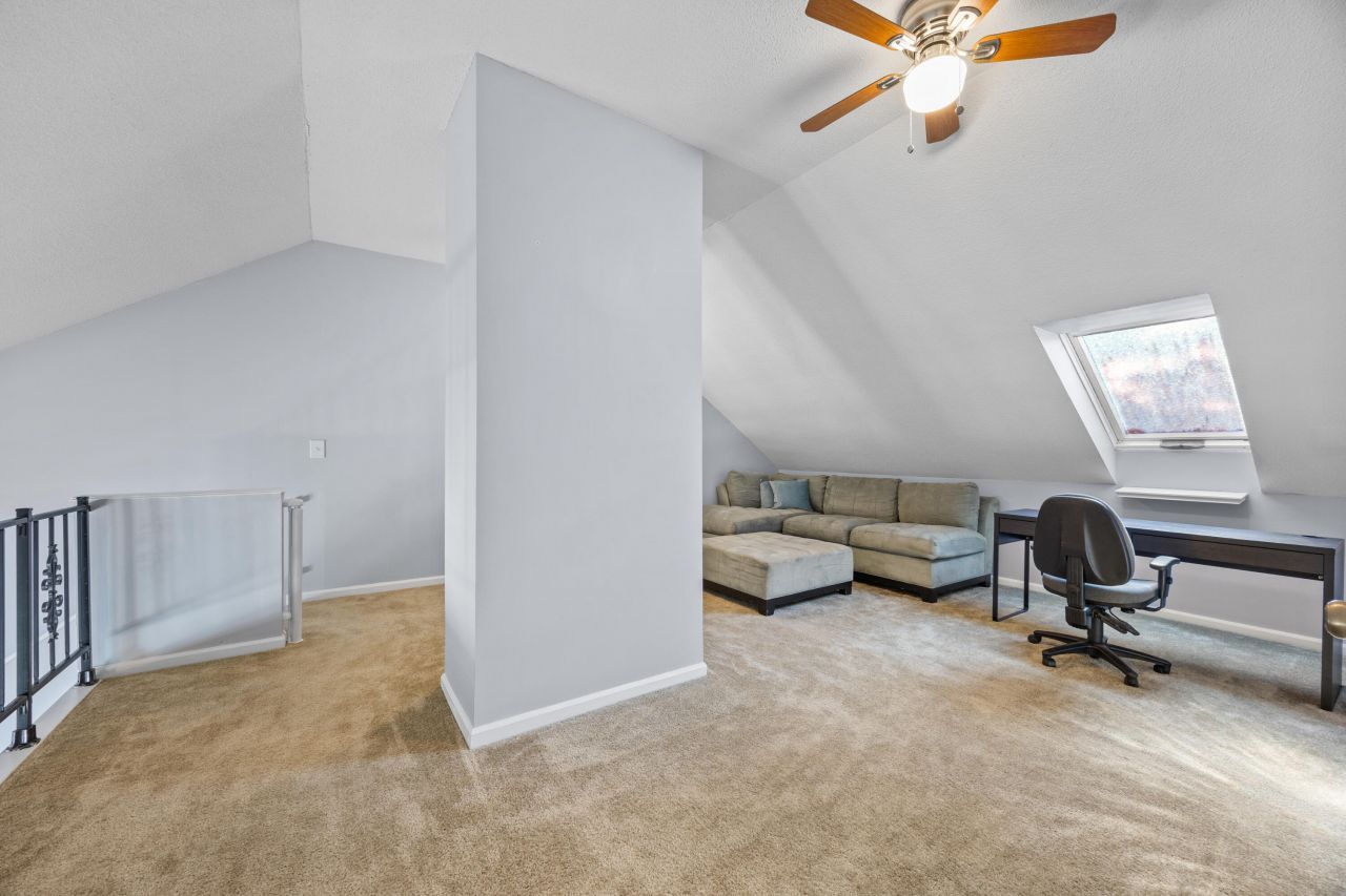 405 Sunnyside Way Photo 28