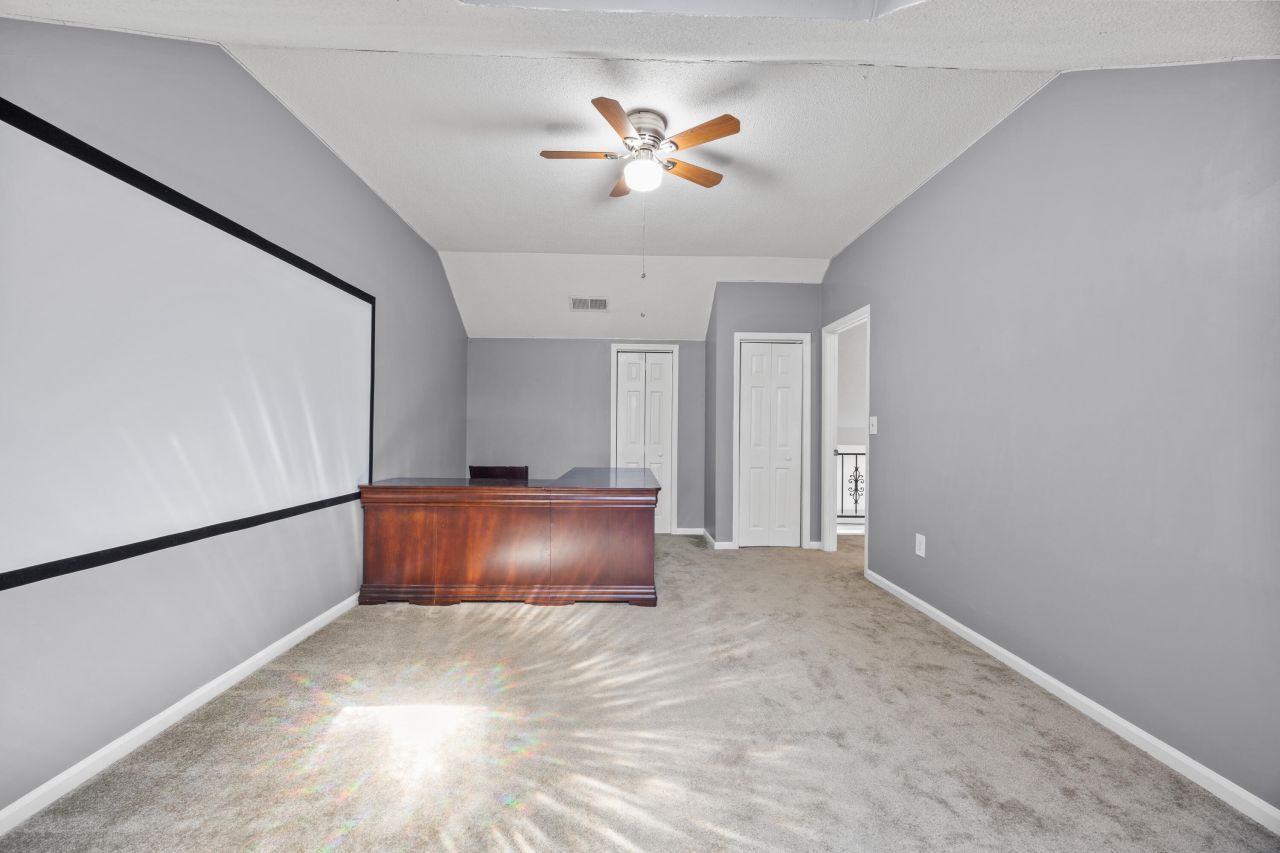 405 Sunnyside Way Photo 30