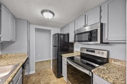 405 Sunnyside Way photo 4