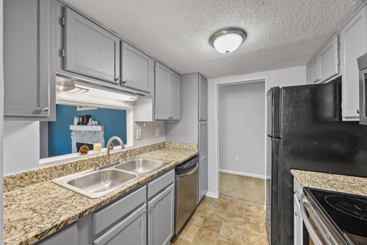 405 Sunnyside Way Photo 5