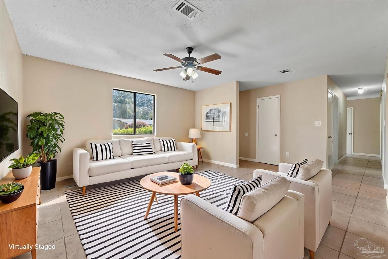 3135 Bent Oak Dr, Pensacola, FL 32526 Main Photo