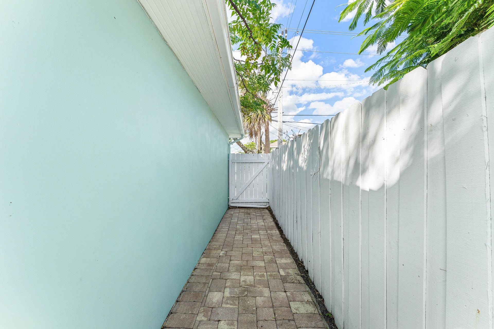 439 45th Street, West Palm Beach, FL 33407 Photo