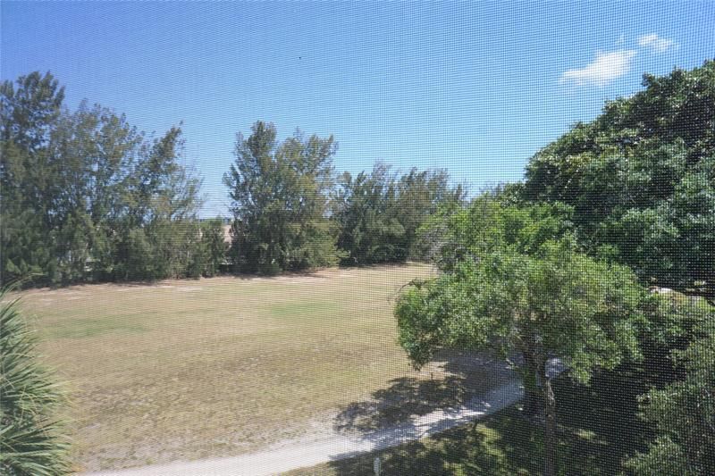 2600 S Course Drive, Unit 410, Pompano Beach, FL 33069 Photo