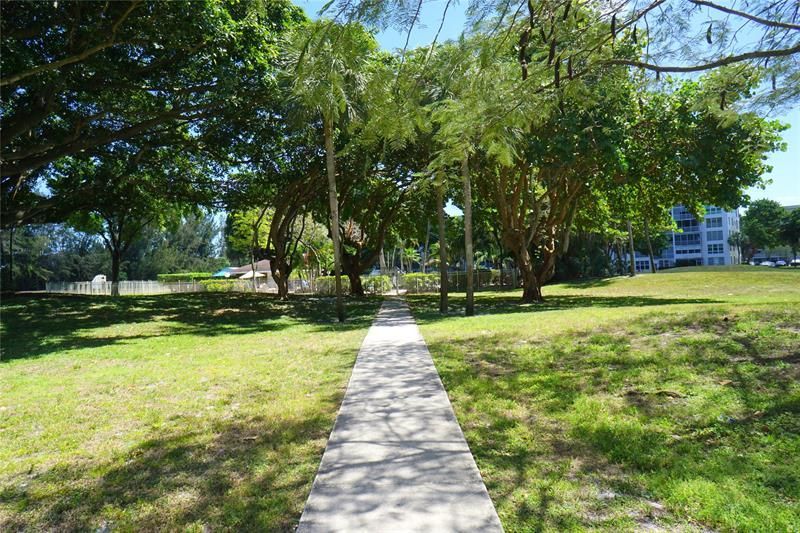 2600 S Course Drive, Unit 410, Pompano Beach, FL 33069 Photo