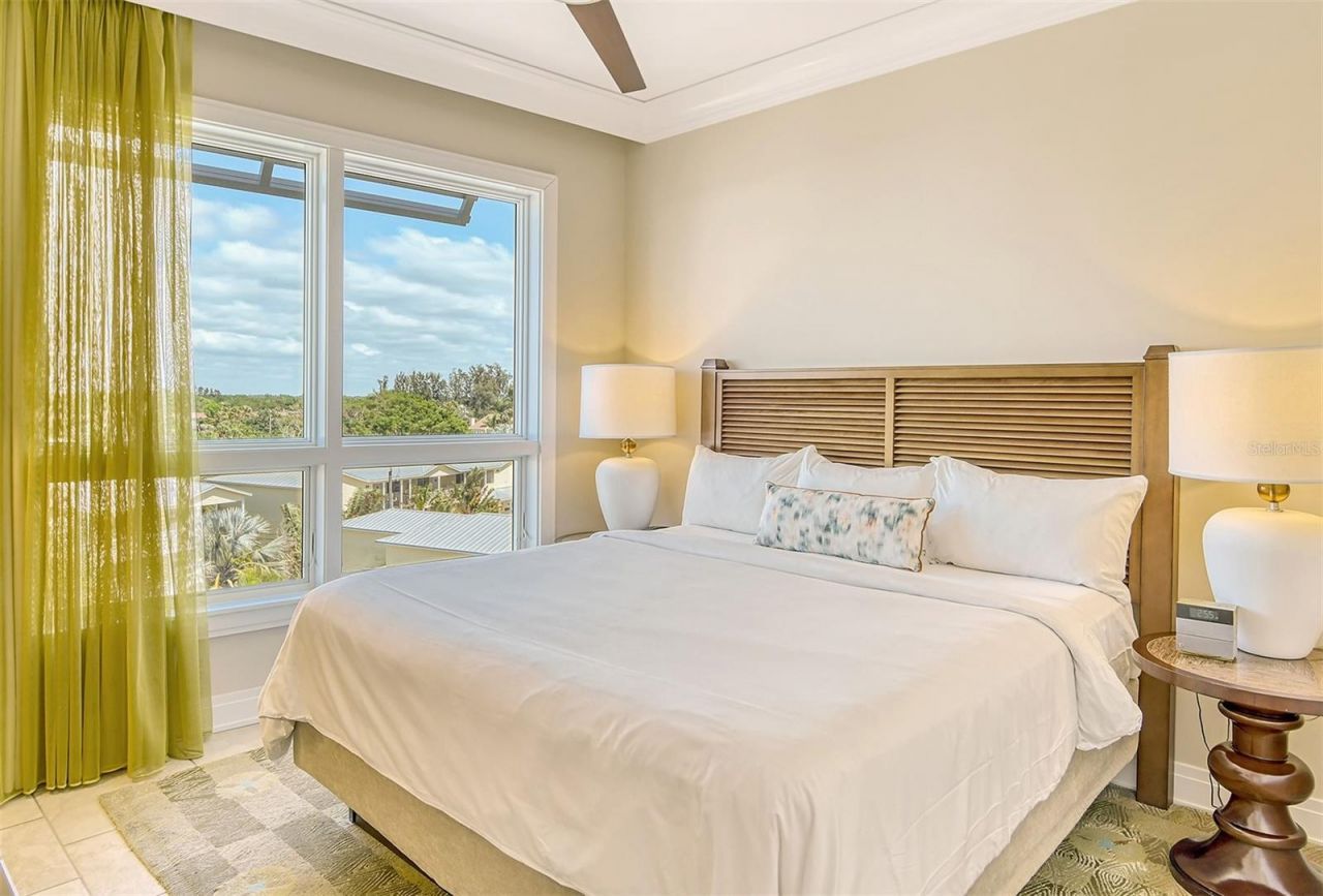 915 Seaside Drive, Unit 607, Weeks, Sarasota, FL 34242 Photo