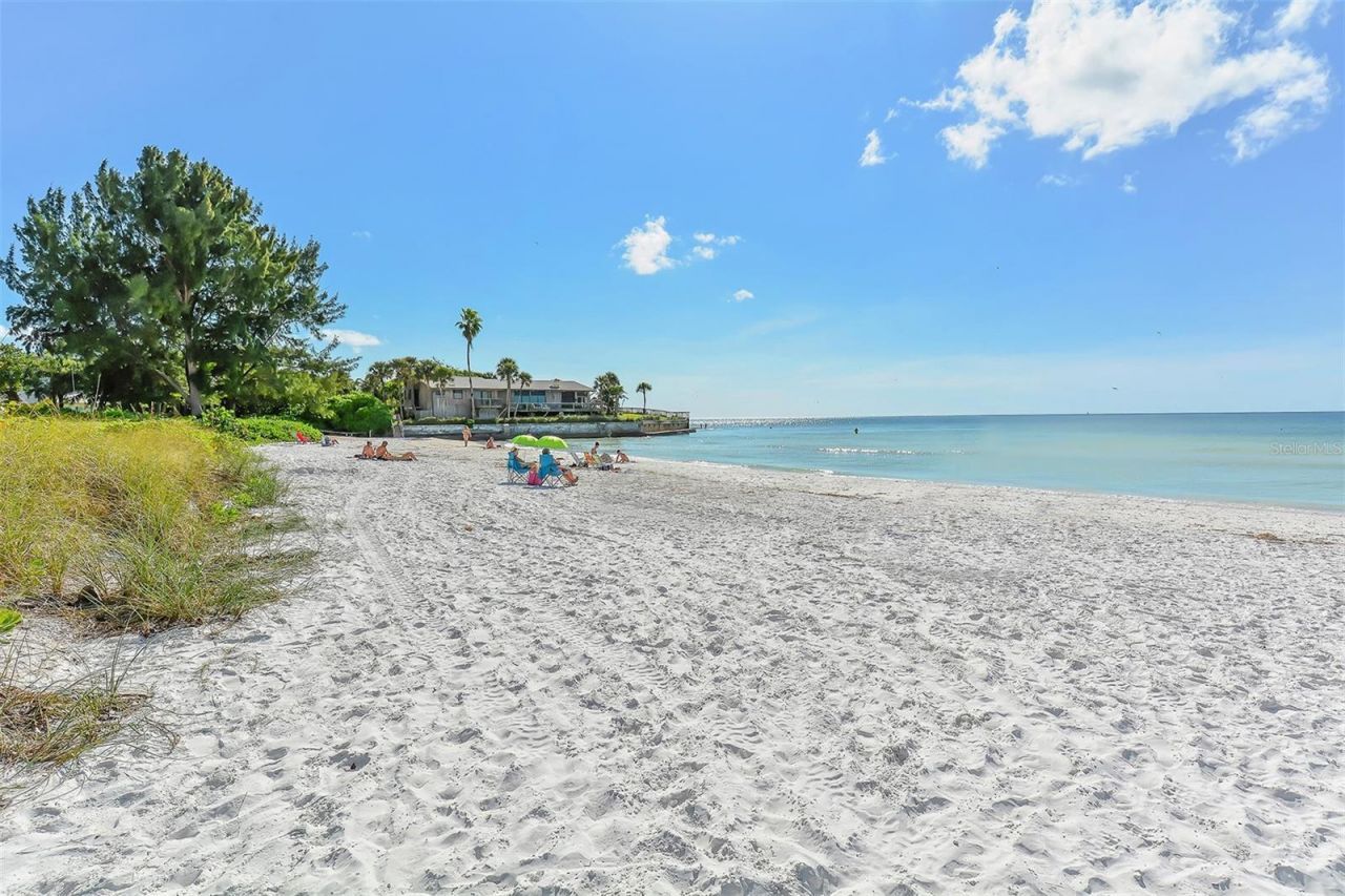 915 Seaside Drive, Unit 607, Weeks, Sarasota, FL 34242 Photo