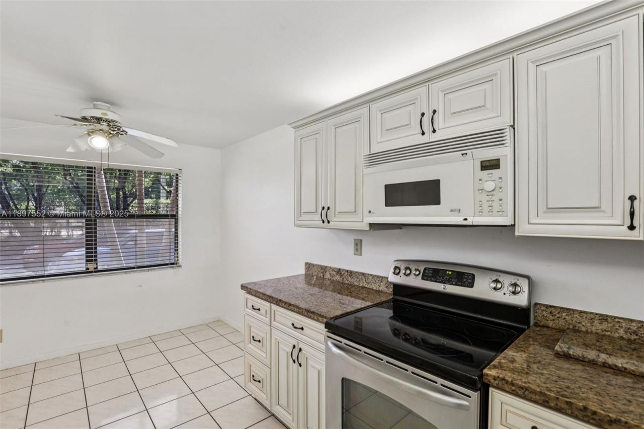 2981 N Nob Hill Rd, Unit 108, Sunrise, FL 33322 Photo