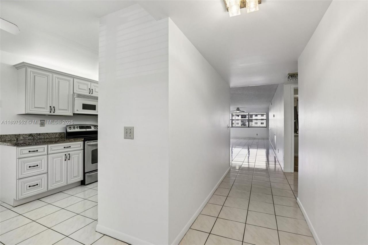 2981 N Nob Hill Rd, Unit 108, Sunrise, FL 33322 Photo