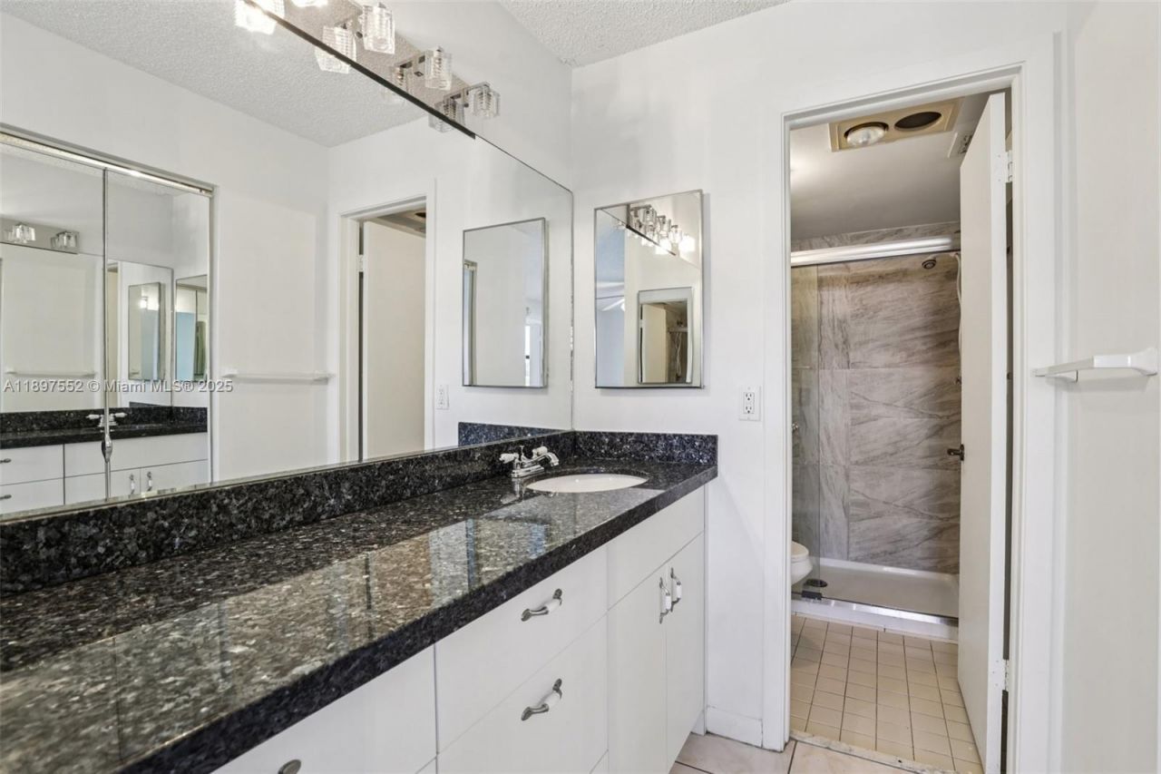 2981 N Nob Hill Rd, Unit 108, Sunrise, FL 33322 Photo