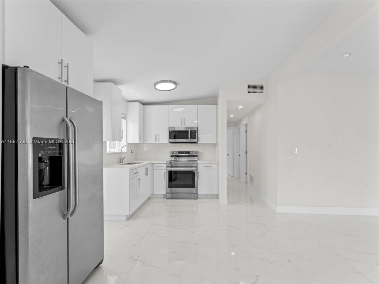 3231 NW 48th Ter, Miami, FL 33142 Photo