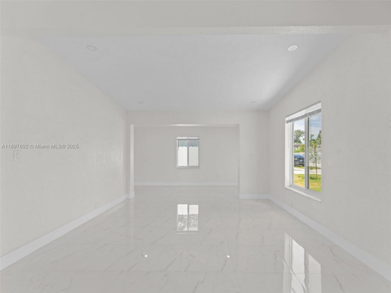 3231 NW 48th Ter, Miami, FL 33142 Photo