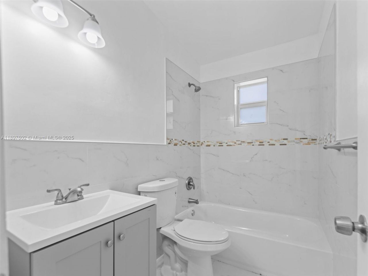 3231 NW 48th Ter, Miami, FL 33142 Photo