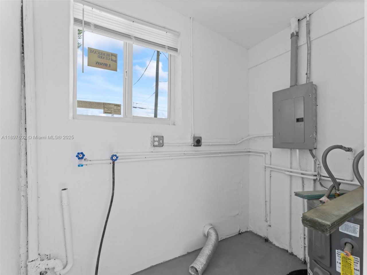 3231 NW 48th Ter, Miami, FL 33142 Photo