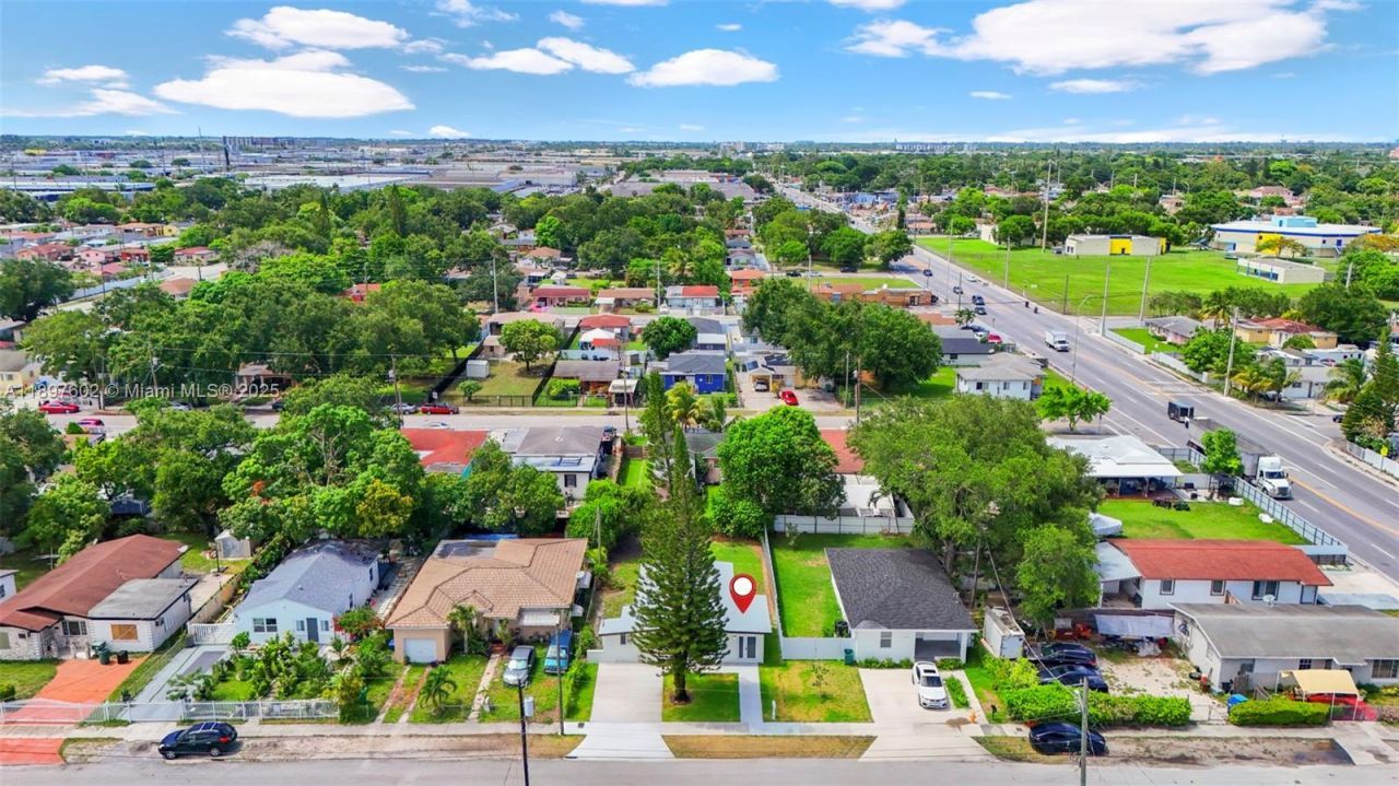 3231 NW 48th Ter, Miami, FL 33142 Photo