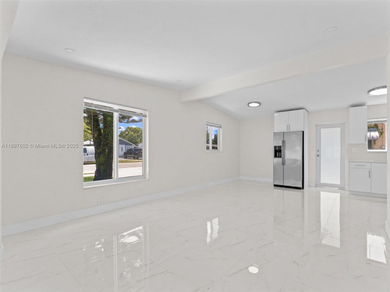 3231 NW 48th Ter, Miami, FL 33142 Photo