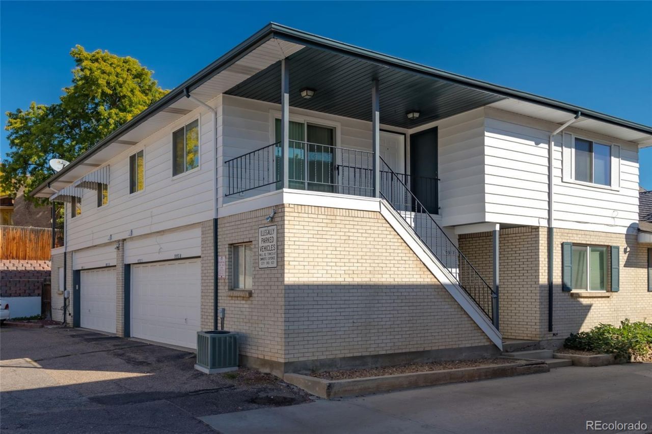 9957 Croke Drive, Denver, CO 80260 Main Photo