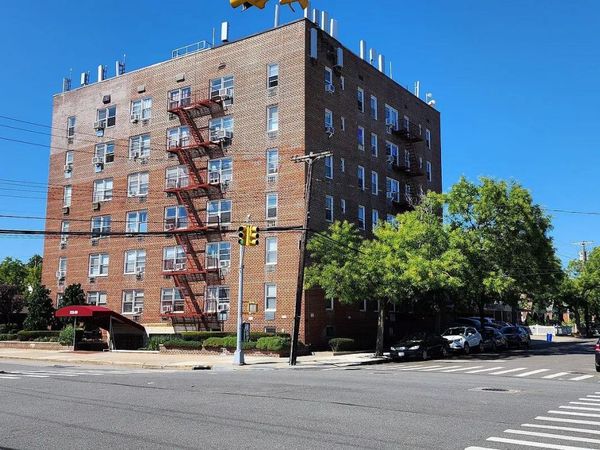 222-89 Braddock Ave, Unit 6-D, Bellerose, NY 11428
