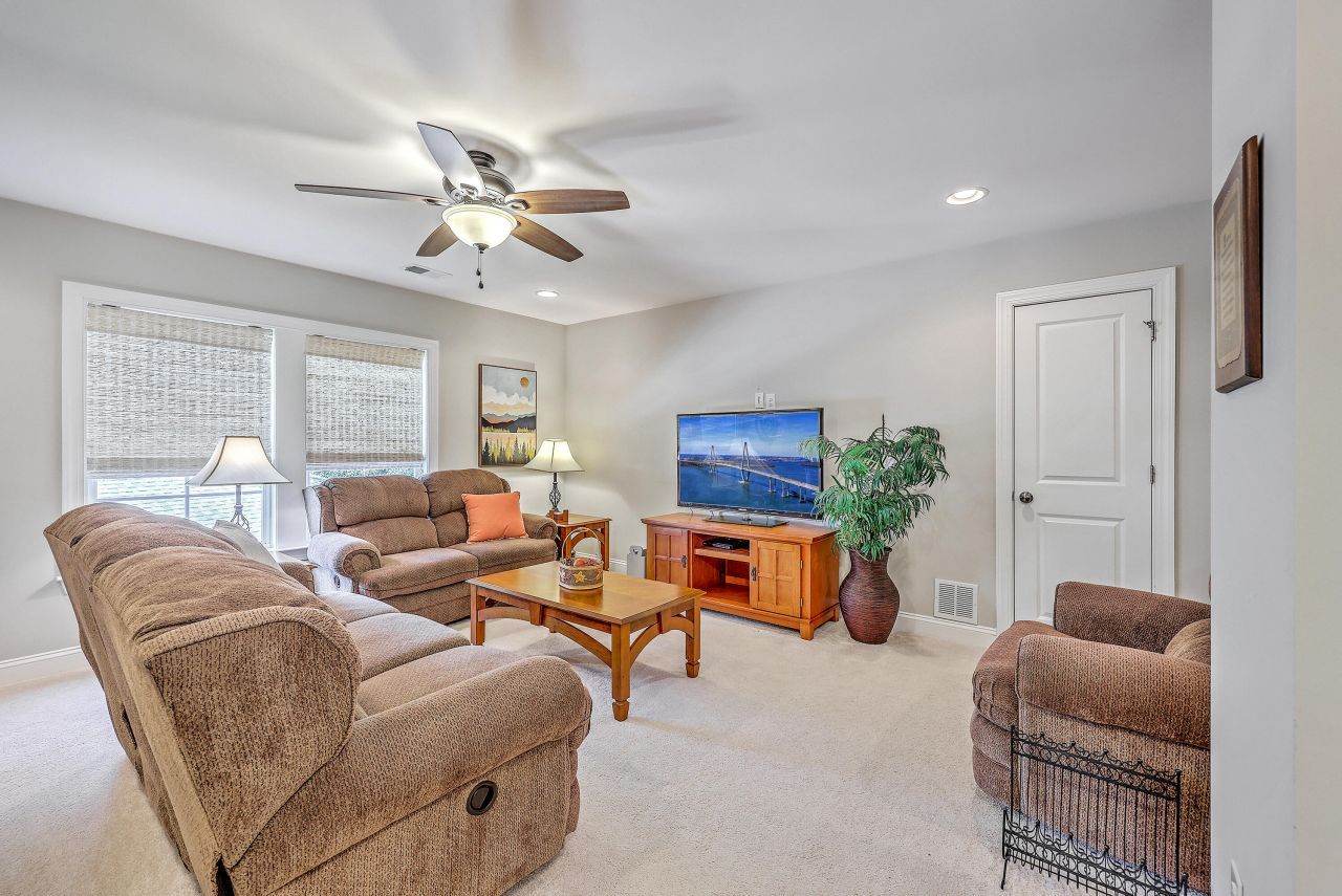 1044 Pigeon Point Photo 12