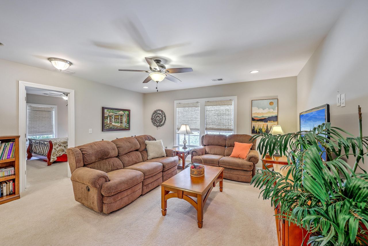 1044 Pigeon Point Photo 35