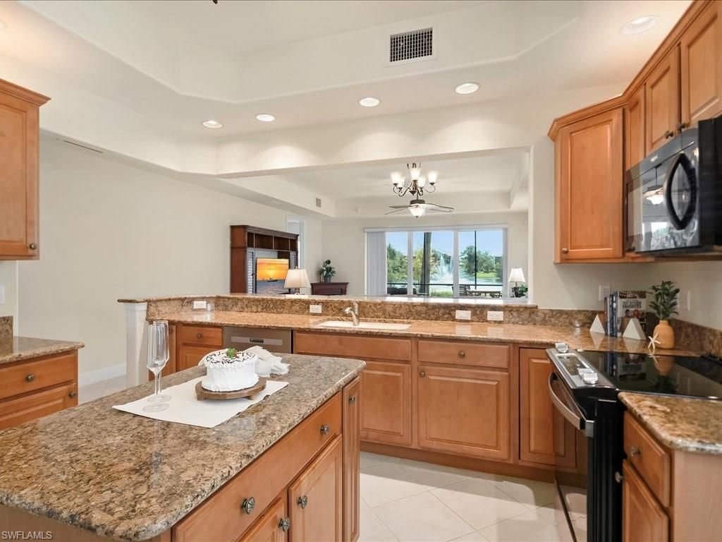 7832 Hawthorne Dr, Unit 1902, Naples, FL 34113 Photo