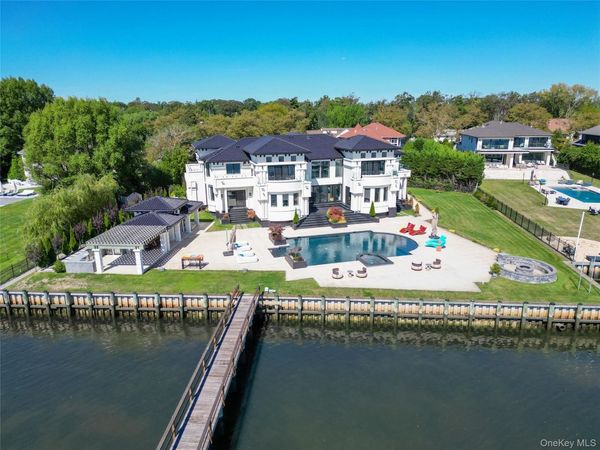 190 Curtis Road, Hewlett Neck, NY 11598