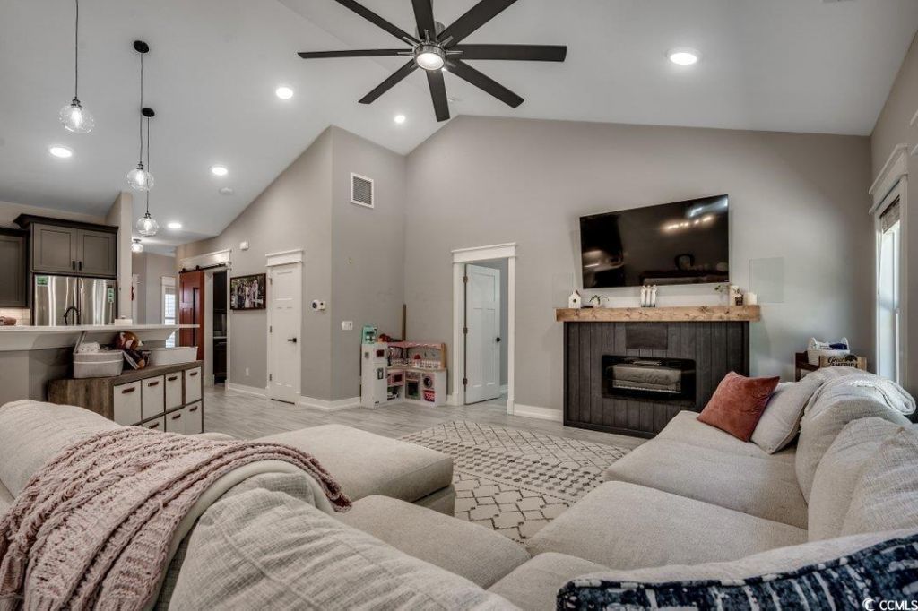 424 Cotton Grass Dr. Photo 11