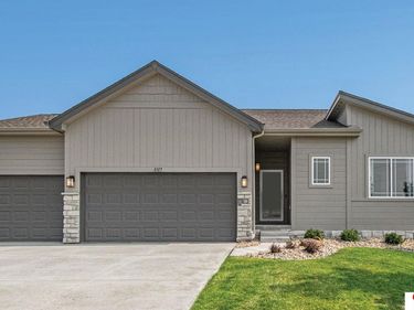 11220 Grebe Street, Omaha, NE 68142