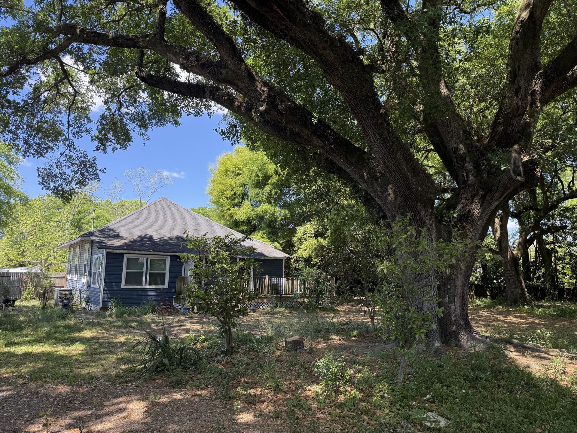 1935 Cosgrove Avenue Photo 10