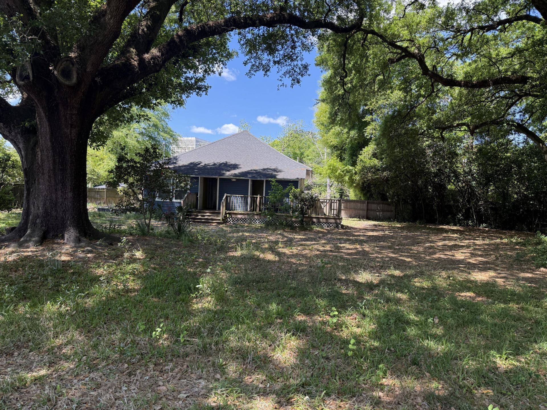 1935 Cosgrove Avenue Photo 11