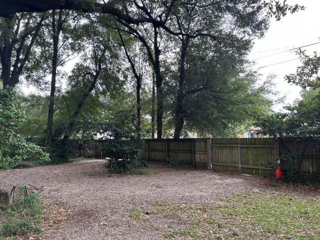 1935 Cosgrove Avenue Photo 12