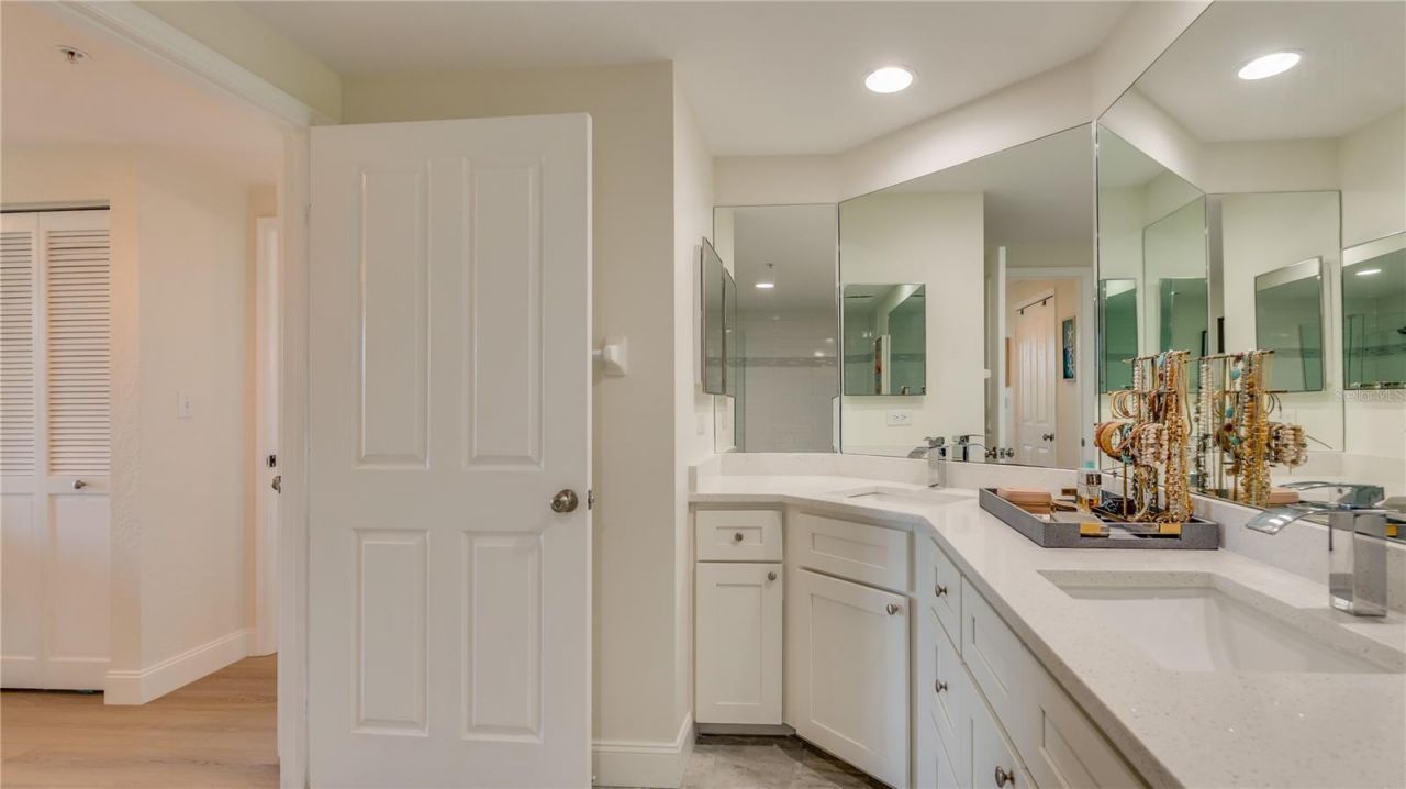 4737 Dolphin Cay Lane S, Unit 107, Saint Petersburg, FL 33711 Photo