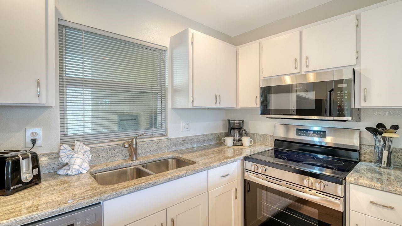 925 Beach Road, Unit 109, Sarasota, FL 34242 Photo