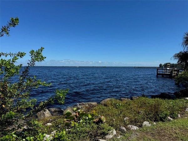 412 Indian River Drive, Sebastian, FL 32958
