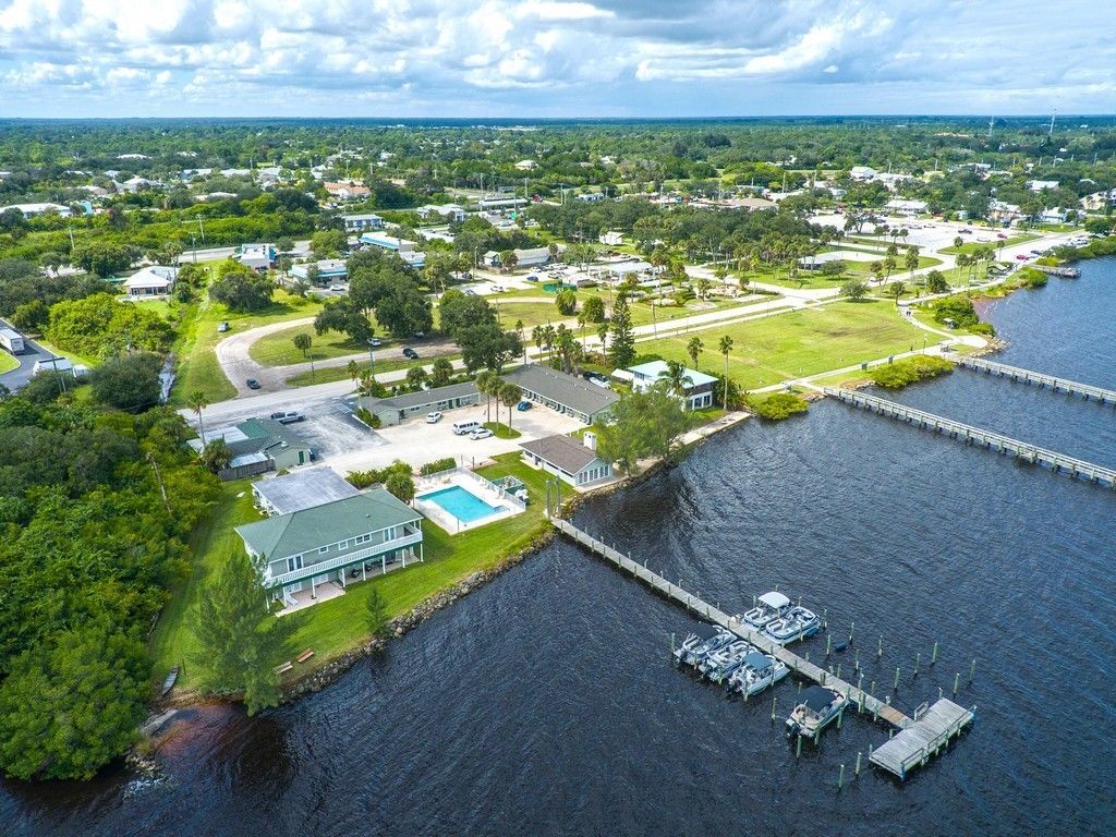 412 Indian River Drive, Sebastian, FL 32958 Photo