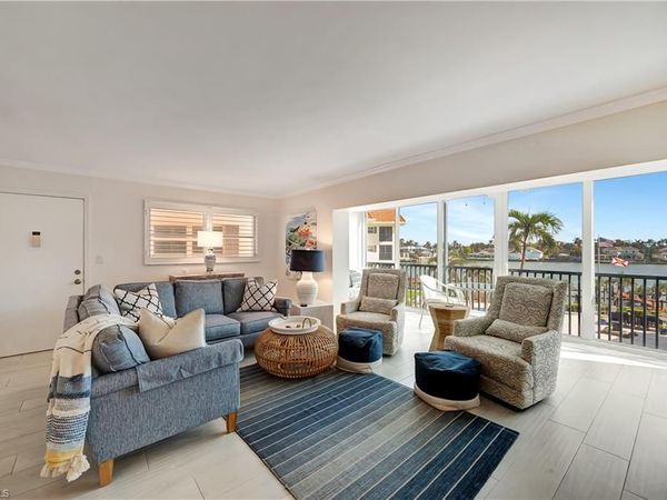 222 Harbour DR, Unit 312, NAPLES, FL 34103